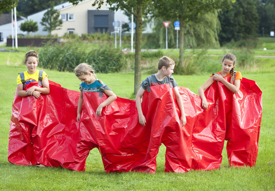 3 funbroek-4-persoons-zeskamp-spel-940x652